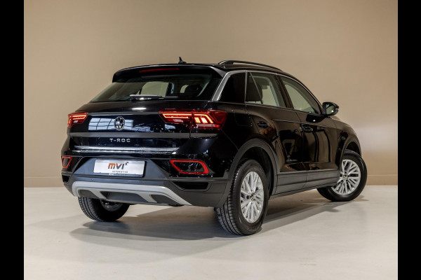 Volkswagen T-Roc 1.5 TSI Life Edition / 150pk / Stoel en stuurverwarming / Achteruitrij camera /