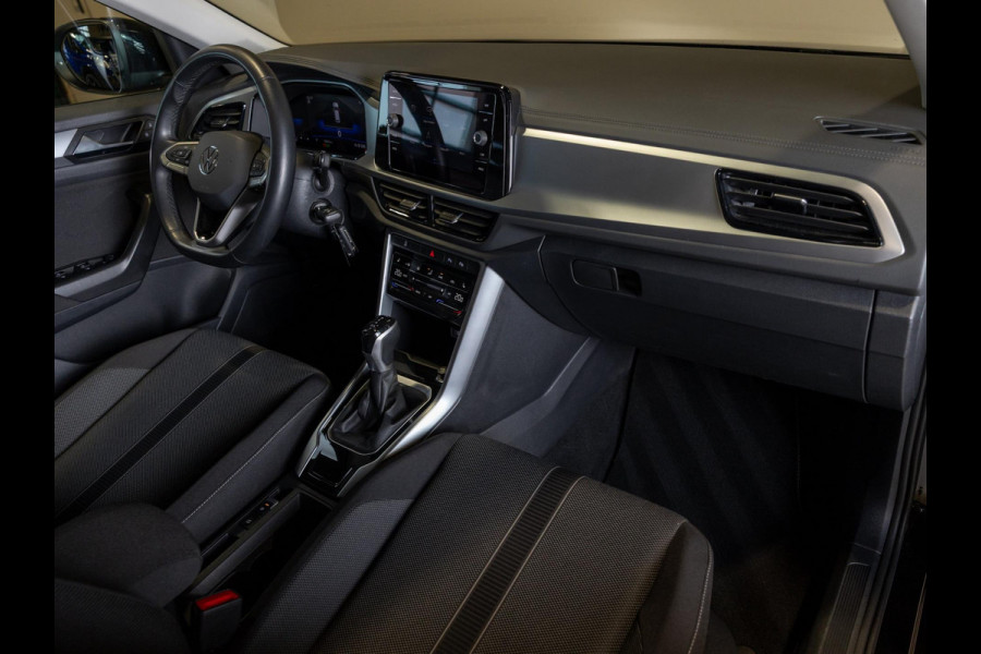 Volkswagen T-Roc 1.5 TSI Life Edition / 150pk / Stoel en stuurverwarming / Achteruitrij camera /