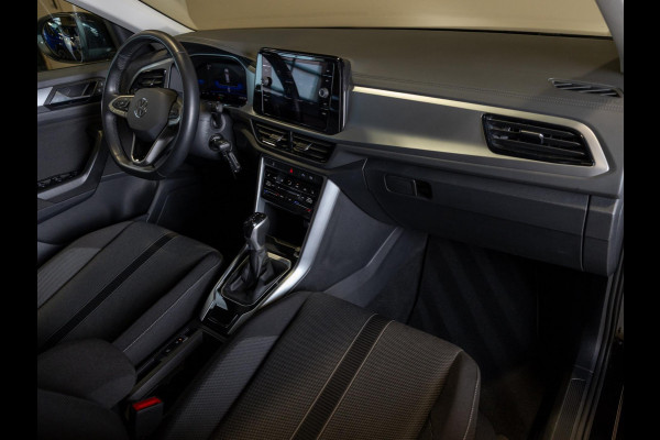 Volkswagen T-Roc 1.5 TSI Life Edition / 150pk / Stoel en stuurverwarming / Achteruitrij camera /