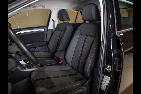 Volkswagen T-Roc 1.5 TSI Life Edition / 150pk / Stoel en stuurverwarming / Achteruitrij camera /