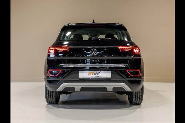 Volkswagen T-Roc 1.5 TSI Life Edition / 150pk / Stoel en stuurverwarming / Achteruitrij camera /