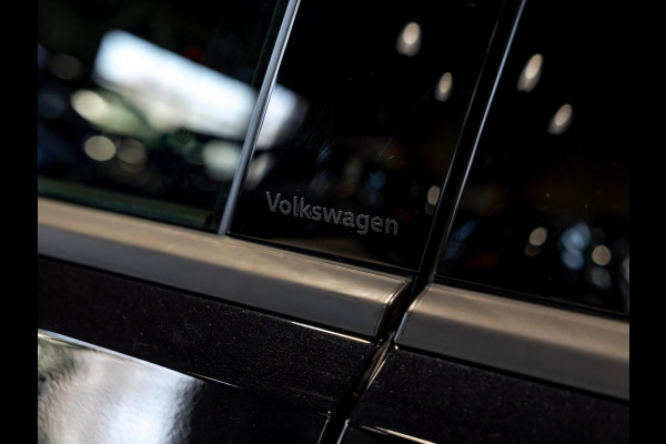 Volkswagen T-Roc 1.5 TSI Life Edition / 150pk / Stoel en stuurverwarming / Achteruitrij camera /