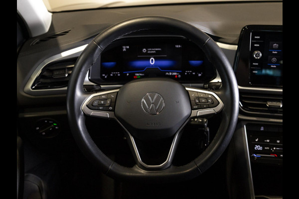 Volkswagen T-Roc 1.5 TSI Life Edition / 150pk / Stoel en stuurverwarming / Achteruitrij camera /