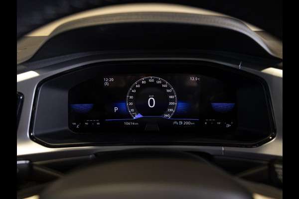 Volkswagen T-Roc 1.5 TSI Life Edition / 150pk / Stoel en stuurverwarming / Achteruitrij camera /