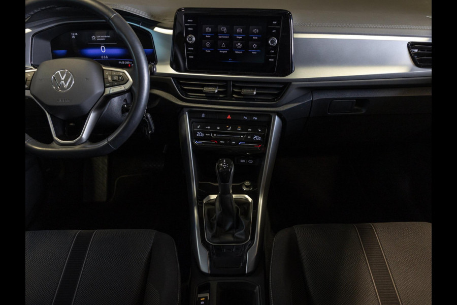 Volkswagen T-Roc 1.5 TSI Life Edition / 150pk / Stoel en stuurverwarming / Achteruitrij camera /