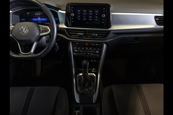 Volkswagen T-Roc 1.5 TSI Life Edition / 150pk / Stoel en stuurverwarming / Achteruitrij camera /