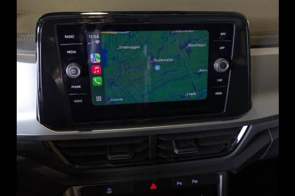 Volkswagen T-Roc 1.5 TSI Life Edition / 150pk / Stoel en stuurverwarming / Achteruitrij camera /