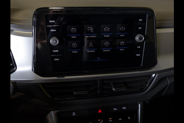 Volkswagen T-Roc 1.5 TSI Life Edition / 150pk / Stoel en stuurverwarming / Achteruitrij camera /