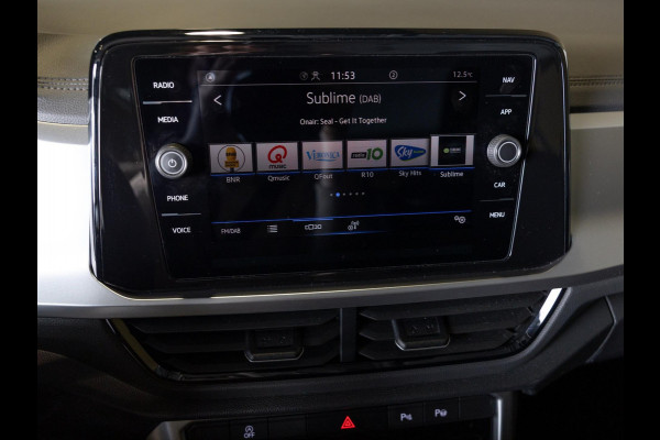 Volkswagen T-Roc 1.5 TSI Life Edition / 150pk / Stoel en stuurverwarming / Achteruitrij camera /