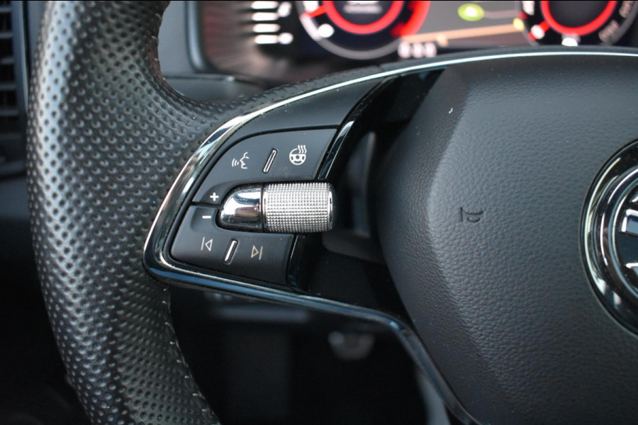 Škoda Karoq 1.5 TSI ACT Sportline MJ21 | TREKHAAK | PANO | APPLE CARPLAY | SFEERVERLICHTING | ANDROID AUTO | DEALER OND. | CANTON