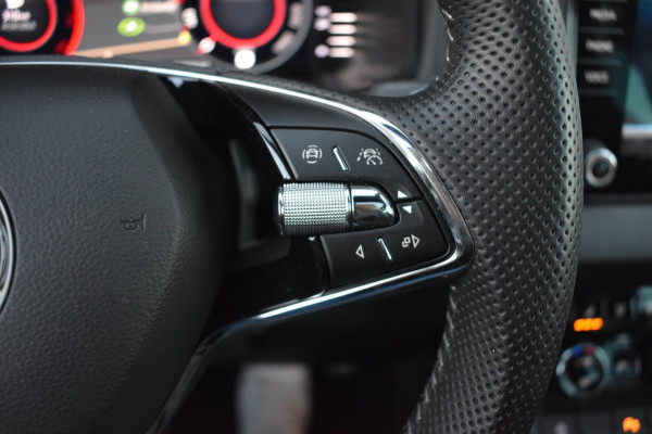 Škoda Karoq 1.5 TSI ACT Sportline MJ21 | TREKHAAK | PANO | APPLE CARPLAY | SFEERVERLICHTING | ANDROID AUTO | DEALER OND. | CANTON