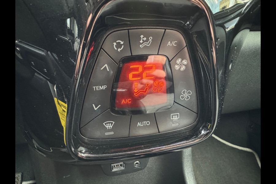 Toyota Aygo 1.0 VVT-i X-Joy | Eerste eigenaar, Lichtmetalen velgen, Climate control, Privacy glass, Apple CarPlay/Android auto, Nieuw geleve
