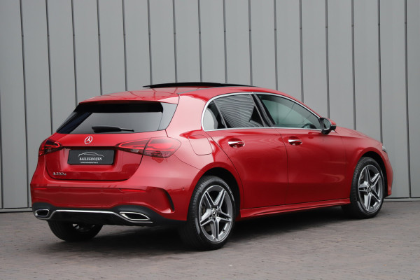 Mercedes-Benz A-Klasse 250e AMG | 218PK | Pano | Sfeerverlichting | Burmester | Multibeam | Leder | Distronic | Stuurwielverwarming | Trekhaak | 2024.