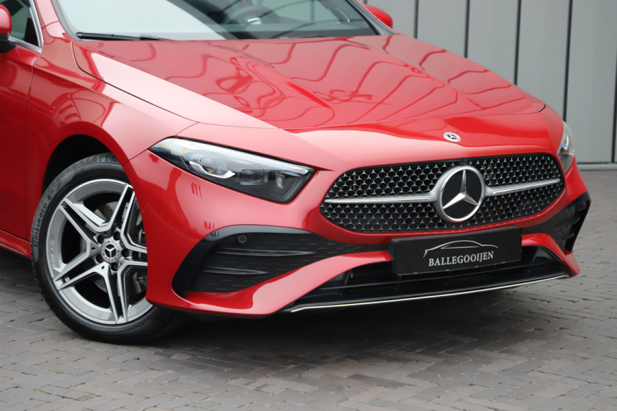 Mercedes-Benz A-Klasse 250e AMG | 218PK | Pano | Sfeerverlichting | Burmester | Multibeam | Leder | Distronic | Stuurwielverwarming | Trekhaak | 2024.