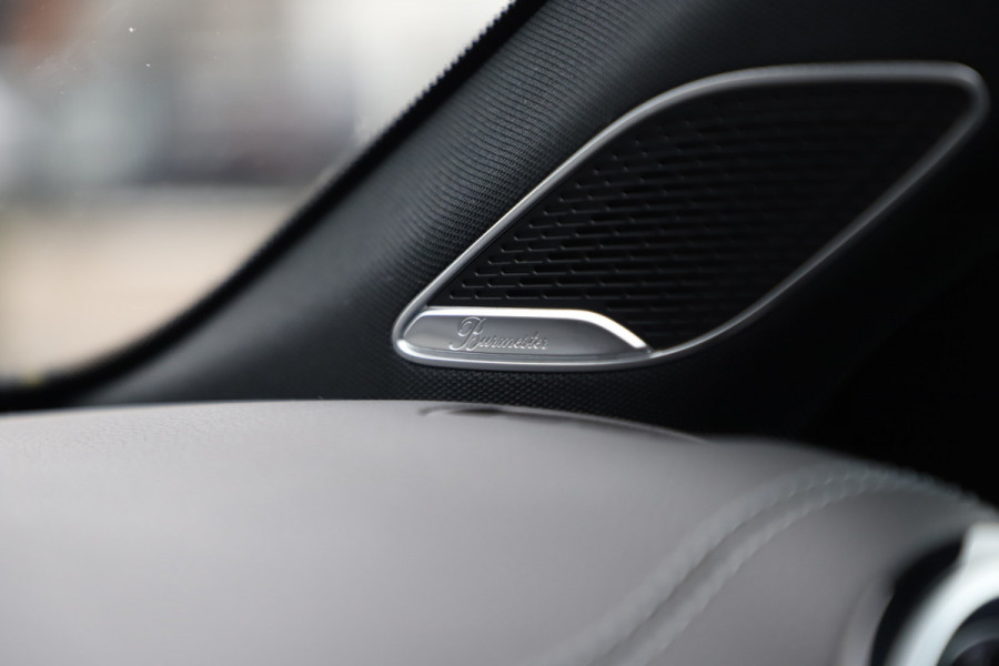 Mercedes-Benz A-Klasse 250e AMG | 218PK | Pano | Sfeerverlichting | Burmester | Multibeam | Leder | Distronic | Stuurwielverwarming | Trekhaak | 2024.