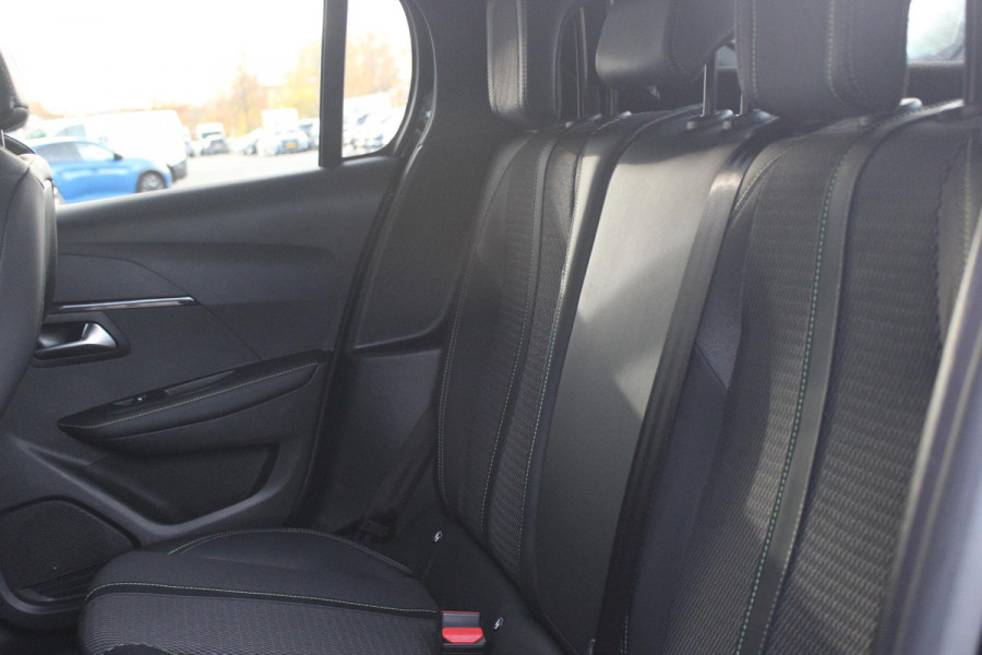 Peugeot 208 1.2 100PK GT | DRAADLOZE APPLE CARPLAY/ANDROID AUTO | 17" LICHTMETALEN VELGEN | DRAADLOZE TELEFOONLADER | ACHTERUITRIJ CAMERA | CRUISE CONTROL | FULL LED KOPLAMPEN | KEYLESS ENTRY/START | CLIMATE CONTROL | PARKEERSENSOREN VOOR EN ACHTER | GETINTE ACHETRRUITEN |