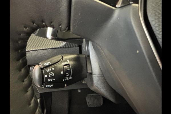 Peugeot 208 1.2 Hybrid 110 e-DCS6 Allure Nu tijdelijk in de private lease vanaf van 420,- voor 390 p/m o.b.v 10.000 km p.j en 48 maanden