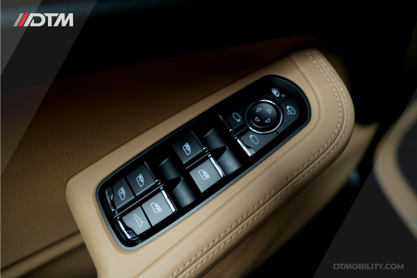 Porsche Macan 2.0 | Panoramadak | Elektrische Trekhaak | Keyless