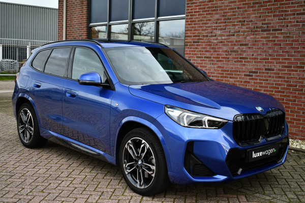 BMW X1 sDrive20i 170pk M-Sport Pano ACC HUD 360 H/K 19inch El-zetels