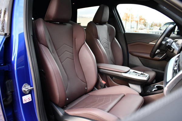 BMW X1 sDrive20i 170pk M-Sport Pano ACC HUD 360 H/K 19inch El-zetels