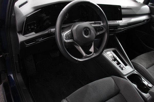Volkswagen Golf 1.5 eTSI 150pk DSG Style | Navigatie | Apple Carplay/Android Auto | Parkeersensoren | Camera | Park Assist | Adaptive Cruise Control | Blind Spot Assist | Stoel- en stuurverwarming | Ledverlichting | Virtual Cockpit | Lane Assist | Climatronic