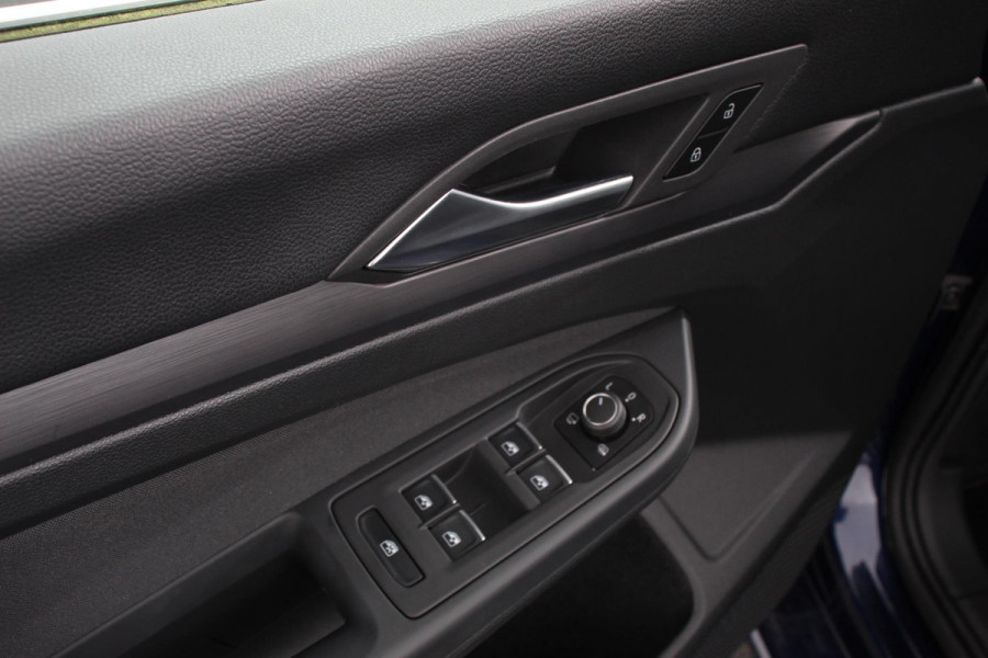 Volkswagen Golf 1.5 eTSI 150pk DSG Style | Navigatie | Apple Carplay/Android Auto | Parkeersensoren | Camera | Park Assist | Adaptive Cruise Control | Blind Spot Assist | Stoel- en stuurverwarming | Ledverlichting | Virtual Cockpit | Lane Assist | Climatronic