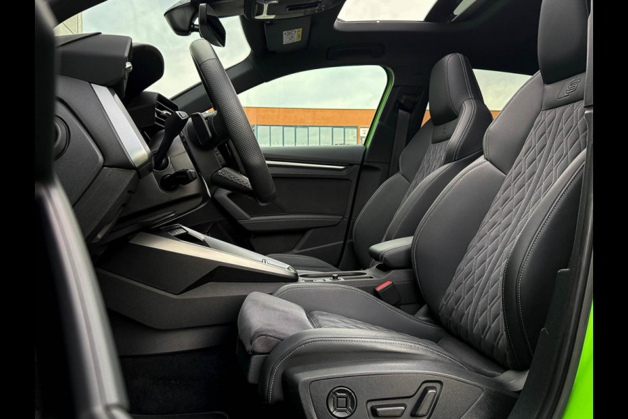 Audi A3 Sportback 45TFSI e 245pk S-Tronic Competition S Edition S-Line 1e Eig|Audi Exclusive|Pano|Kuipstoelen|360°|Ambiance|Matrix