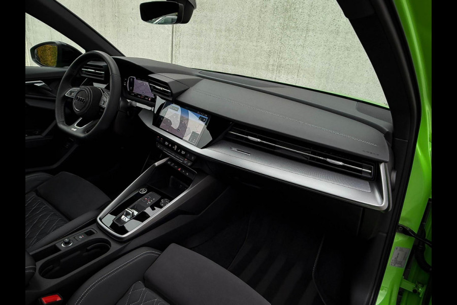 Audi A3 Sportback 45TFSI e 245pk S-Tronic Competition S Edition S-Line 1e Eig|Audi Exclusive|Pano|Kuipstoelen|360°|Ambiance|Matrix