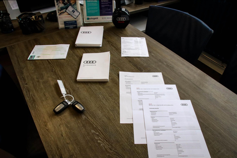 Audi A3 Sportback 45TFSI e 245pk S-Tronic Competition S Edition S-Line 1e Eig|Audi Exclusive|Pano|Kuipstoelen|360°|Ambiance|Matrix