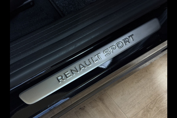 Renault Captur 1.3 TCe 160pk R.S. Line | Groot Navi | 360 | ACC | Blindspot | Stuur & Stoelverwarming | 18" | 100% Dealer Onderhouden!