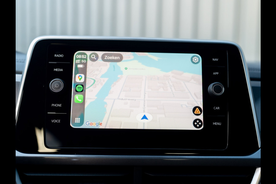 Volkswagen T-Roc 1.5 TSI 150Pk DSG Style | Trekhaak afnb. | IQ Light | Allseason banden | Prijs Rijklaar!!