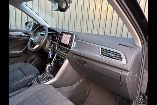 Volkswagen T-Roc 1.5 TSI 150Pk DSG Style | Trekhaak afnb. | IQ Light | Allseason banden | Prijs Rijklaar!!