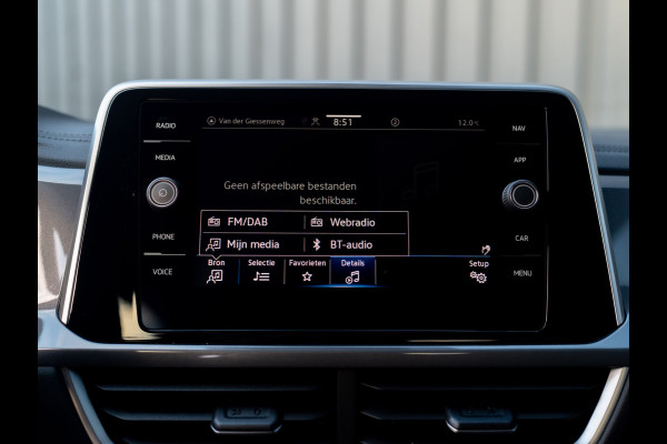 Volkswagen T-Roc 1.5 TSI 150Pk DSG Style | Trekhaak afnb. | IQ Light | Allseason banden | Prijs Rijklaar!!