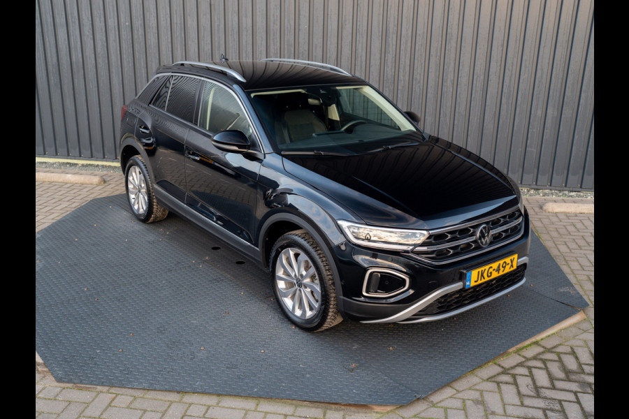 Volkswagen T-Roc 1.5 TSI 150Pk DSG Style | Trekhaak afnb. | IQ Light | Allseason banden | Prijs Rijklaar!!