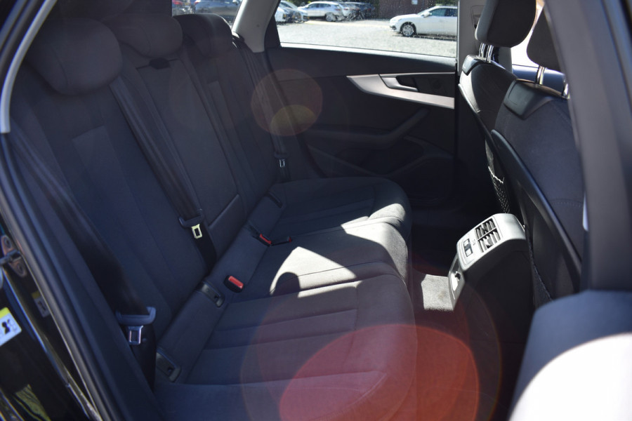 Audi A4 Avant 35 TFSI 150PK S-TRONIC SPORT EDITION NAVI/PDC/LED