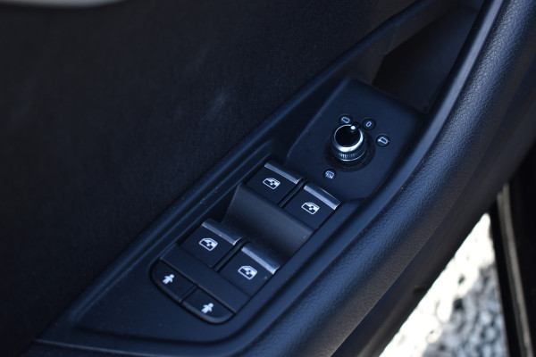 Audi A4 Avant 35 TFSI 150PK S-TRONIC SPORT EDITION NAVI/PDC/LED