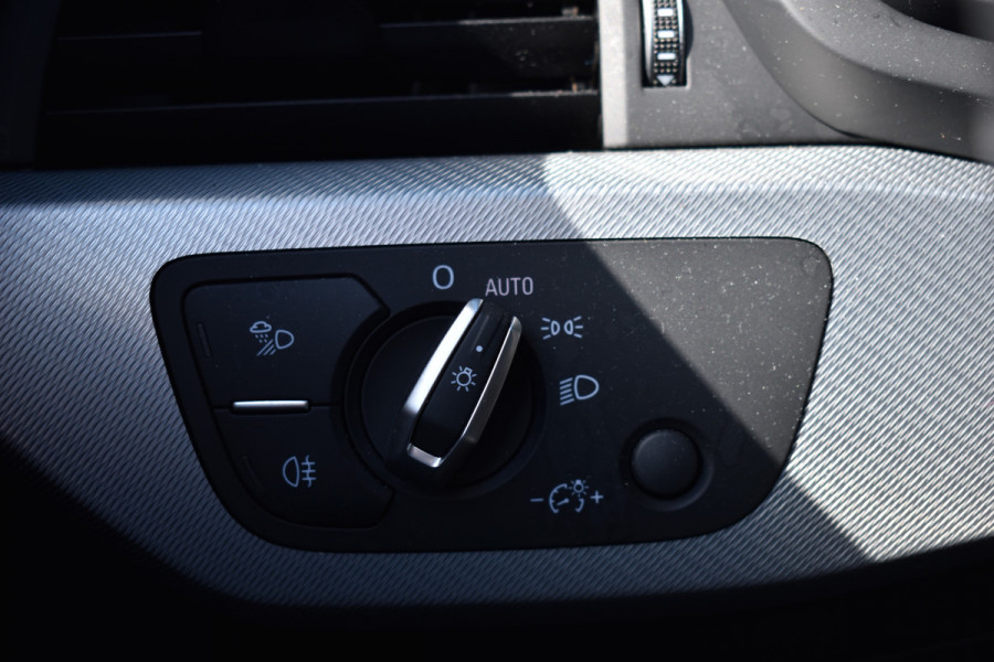 Audi A4 Avant 35 TFSI 150PK S-TRONIC SPORT EDITION NAVI/PDC/LED