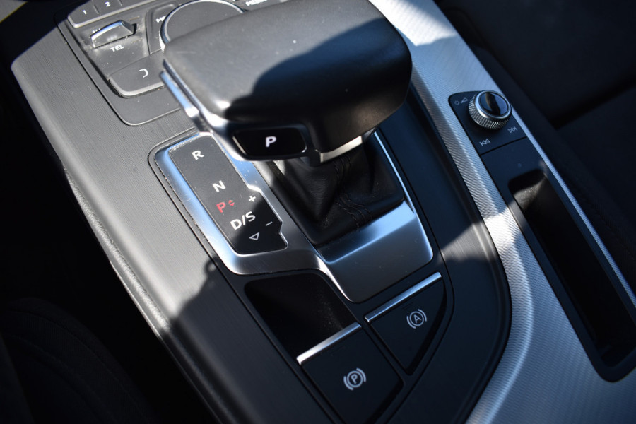 Audi A4 Avant 35 TFSI 150PK S-TRONIC SPORT EDITION NAVI/PDC/LED