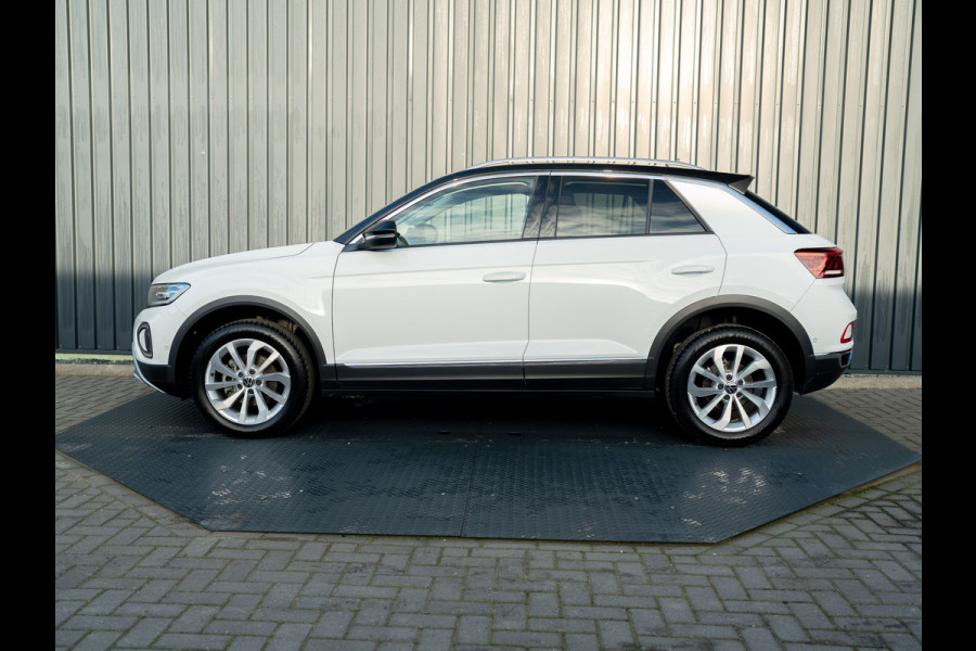Volkswagen T-Roc 1.5 TSI 150Pk DSG Style | Trekhaak afnb. | IQ Light | Allseason banden | Prijs Rijklaar!!