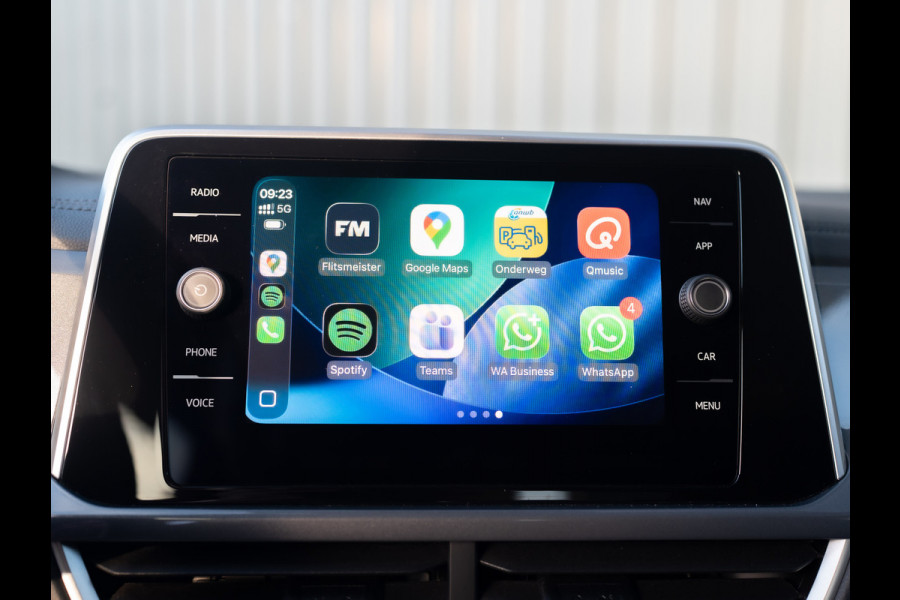 Volkswagen T-Roc 1.5 TSI 150Pk DSG Style | Trekhaak afnb. | IQ Light | Allseason banden | Prijs Rijklaar!!