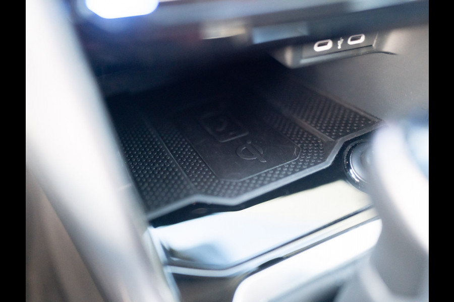 Volkswagen T-Roc 1.5 TSI 150Pk DSG Style | Trekhaak afnb. | IQ Light | Allseason banden | Prijs Rijklaar!!