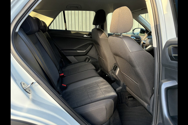 Volkswagen T-Roc 1.5 TSI 150Pk DSG Style | Trekhaak afnb. | IQ Light | Allseason banden | Prijs Rijklaar!!