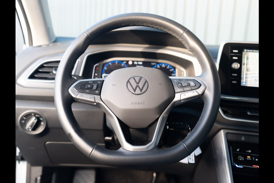 Volkswagen T-Roc 1.5 TSI 150Pk DSG Style | Trekhaak afnb. | IQ Light | Allseason banden | Prijs Rijklaar!!