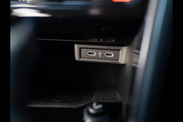 Volkswagen T-Roc 1.5 TSI 150Pk DSG Style | Trekhaak afnb. | IQ Light | Allseason banden | Prijs Rijklaar!!