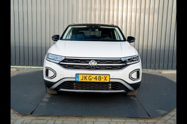 Volkswagen T-Roc 1.5 TSI 150Pk DSG Style | Trekhaak afnb. | IQ Light | Allseason banden | Prijs Rijklaar!!