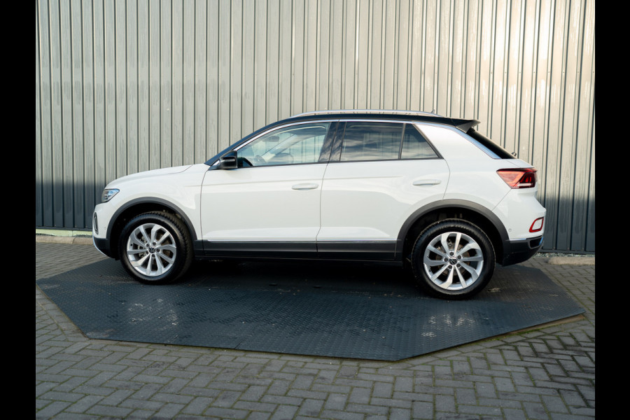 Volkswagen T-Roc 1.5 TSI 150Pk DSG Style | Trekhaak afnb. | IQ Light | Allseason banden | Prijs Rijklaar!!