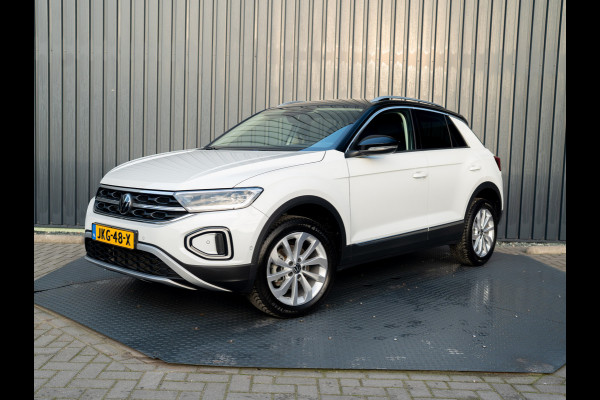 Volkswagen T-Roc 1.5 TSI 150Pk DSG Style | Trekhaak afnb. | IQ Light | Allseason banden | Prijs Rijklaar!!