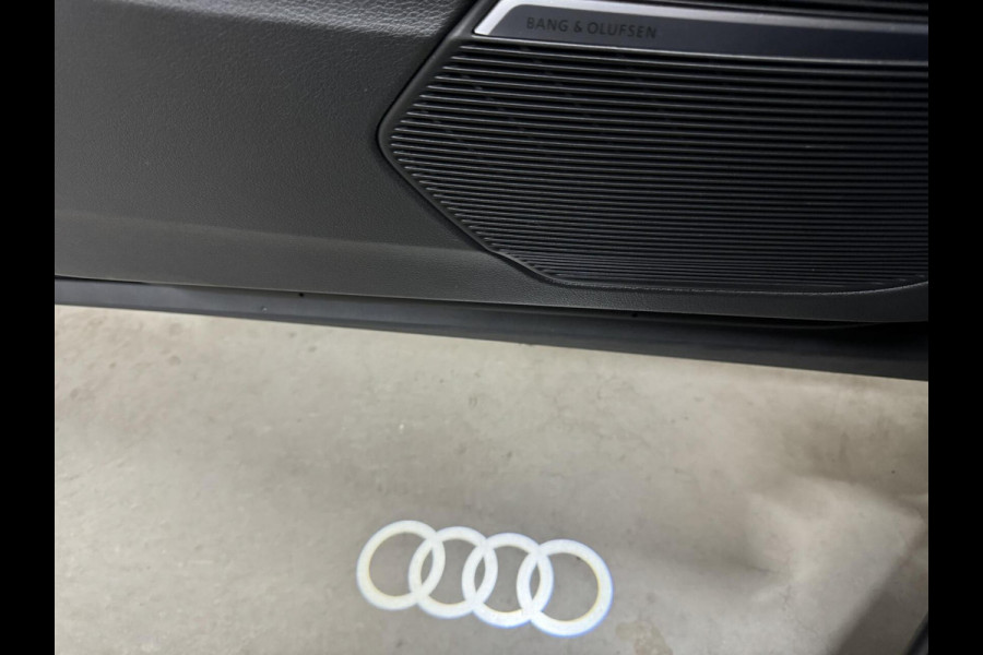 Audi Q8 55 TFSI e Quattro Competition S-Line Pano RS-Seats Sfeer Luchtver. B&O 360º