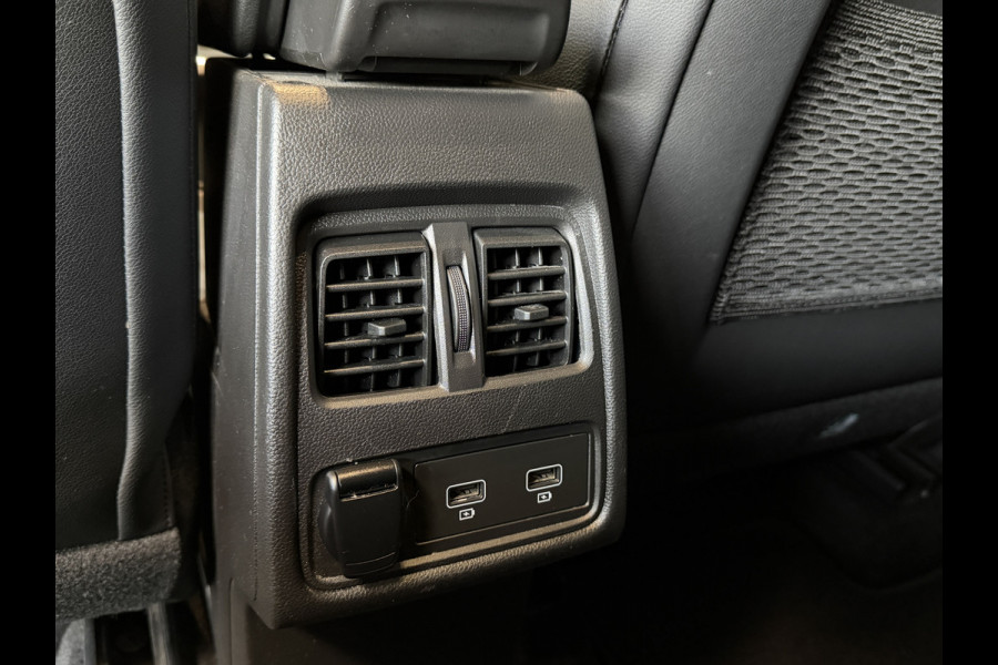 Renault Captur 1.3 TCe 130pk Edition One| Groot Navi | Bose | Stoel verwarming | 17" | Camera | Volledig Dealer onderhouden!