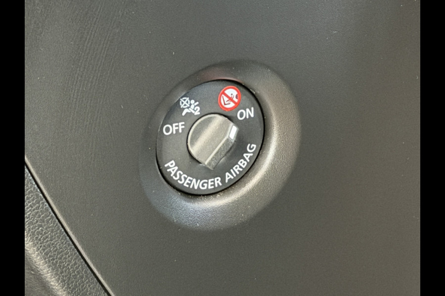 Renault Captur 1.3 TCe 130pk Edition One| Groot Navi | Bose | Stoel verwarming | 17" | Camera | Volledig Dealer onderhouden!